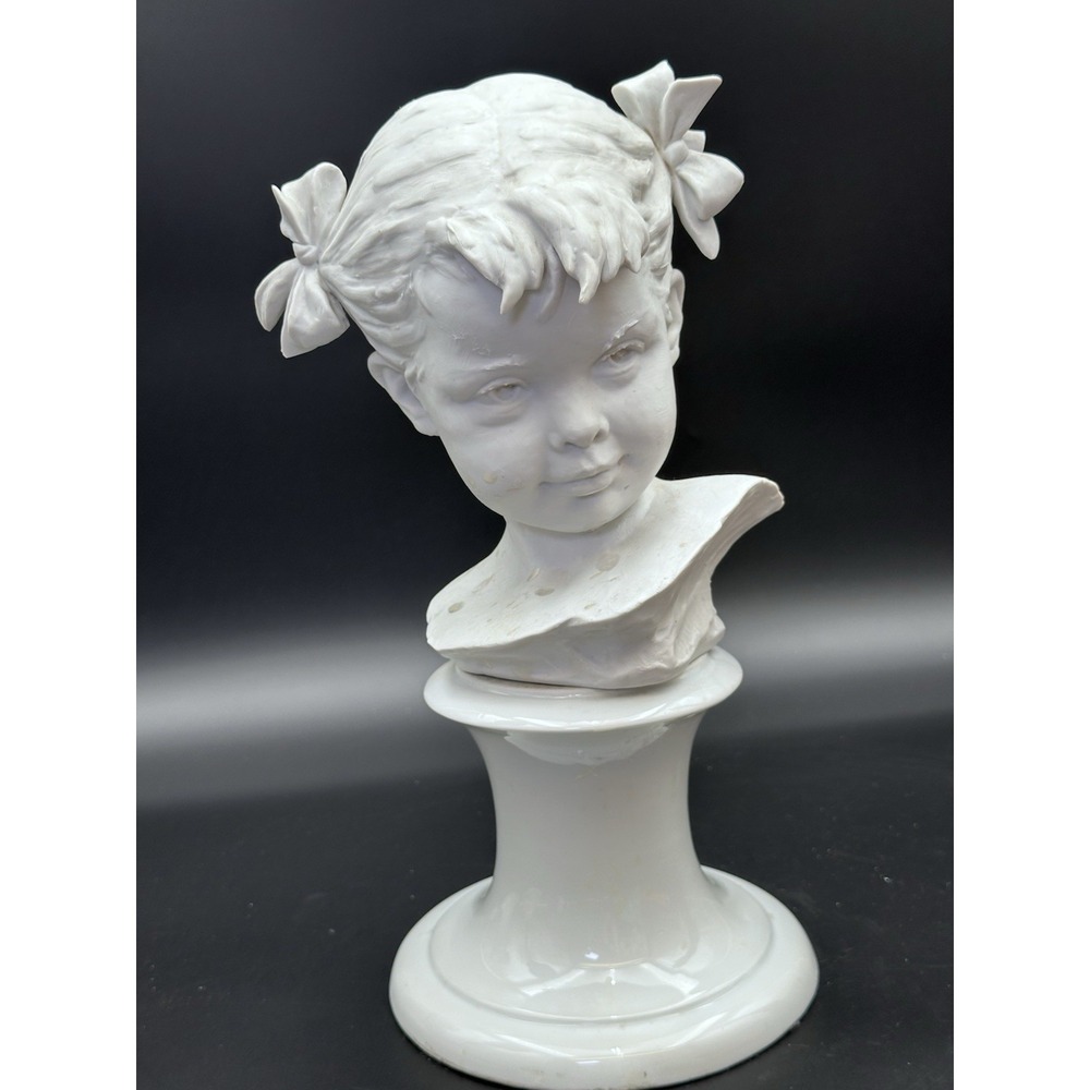 Capodimonte Porcelain Bust Of a Young Girl Artist Bruno Merli on Gold‎ Plinth